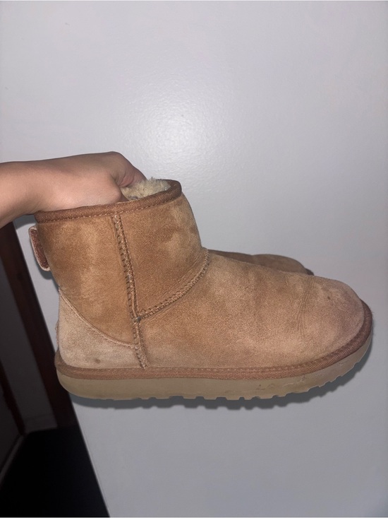 Shoes - Chestnut tan UGGS SIZE 7 women